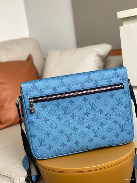 WIS MESSENGER LOUIS VUITTON NEW 1212